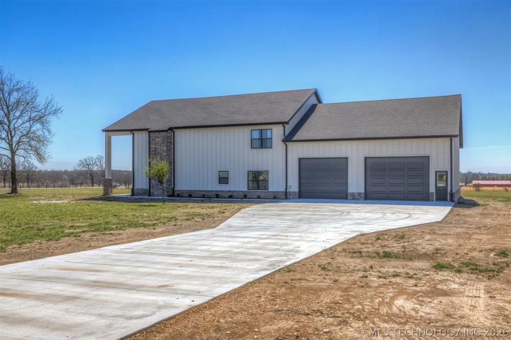13917 State Highway 82 Tahlequah, OK 74464