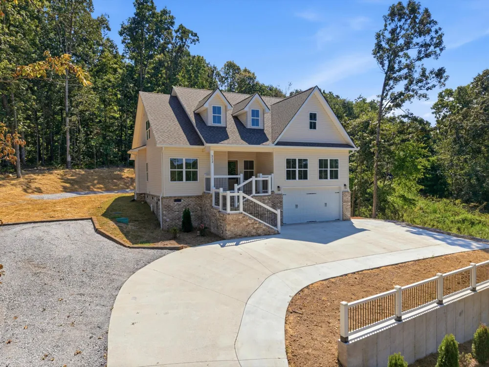212 Hollow Road NE Cleveland, TN 37323