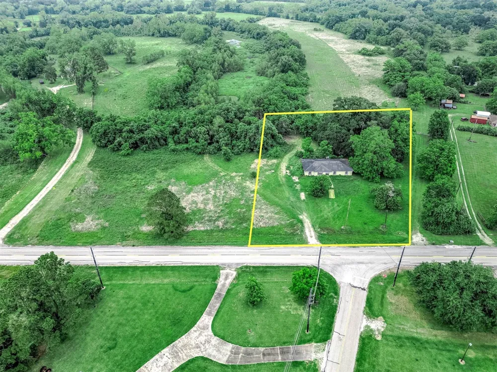 2719 Fm 524 Sweeny, TX 77480