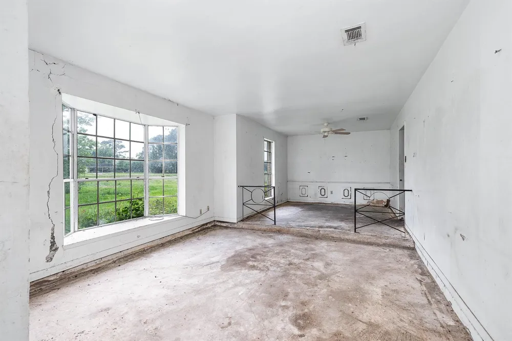 2719 Fm 524 Sweeny, TX 77480