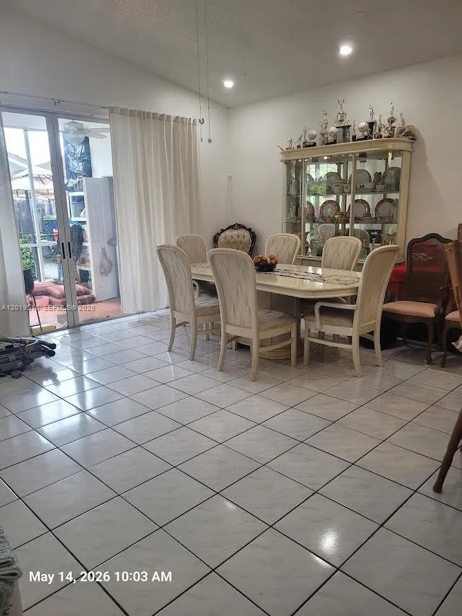 14239 SW 10th St Miami, FL 33184
