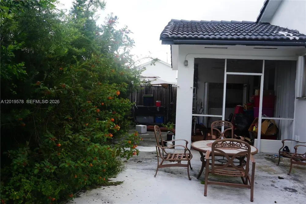 14239 SW 10th St Miami, FL 33184