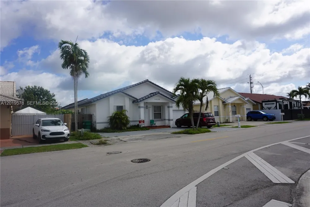14239 SW 10th St Miami, FL 33184