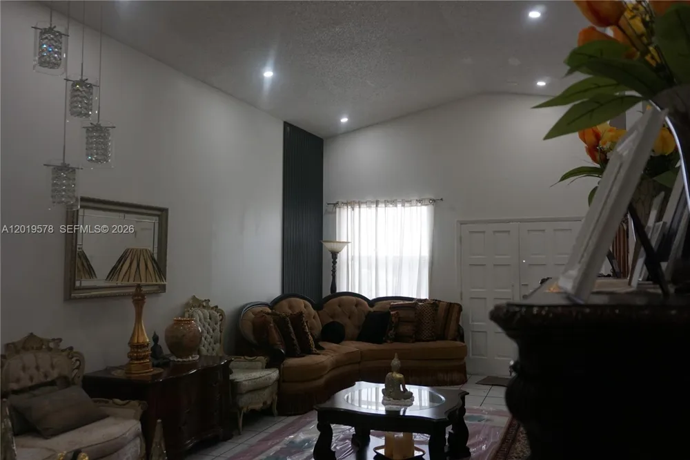 14239 SW 10th St Miami, FL 33184