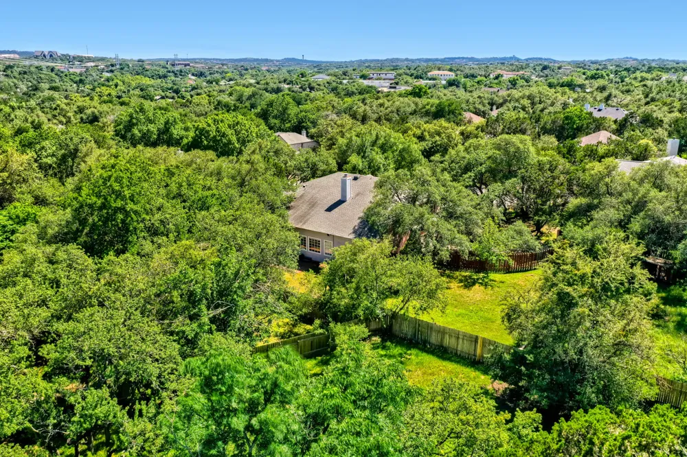 216 Sailors Run Lakeway, TX 78734