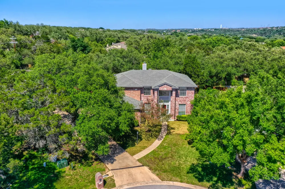 216 Sailors Run Lakeway, TX 78734