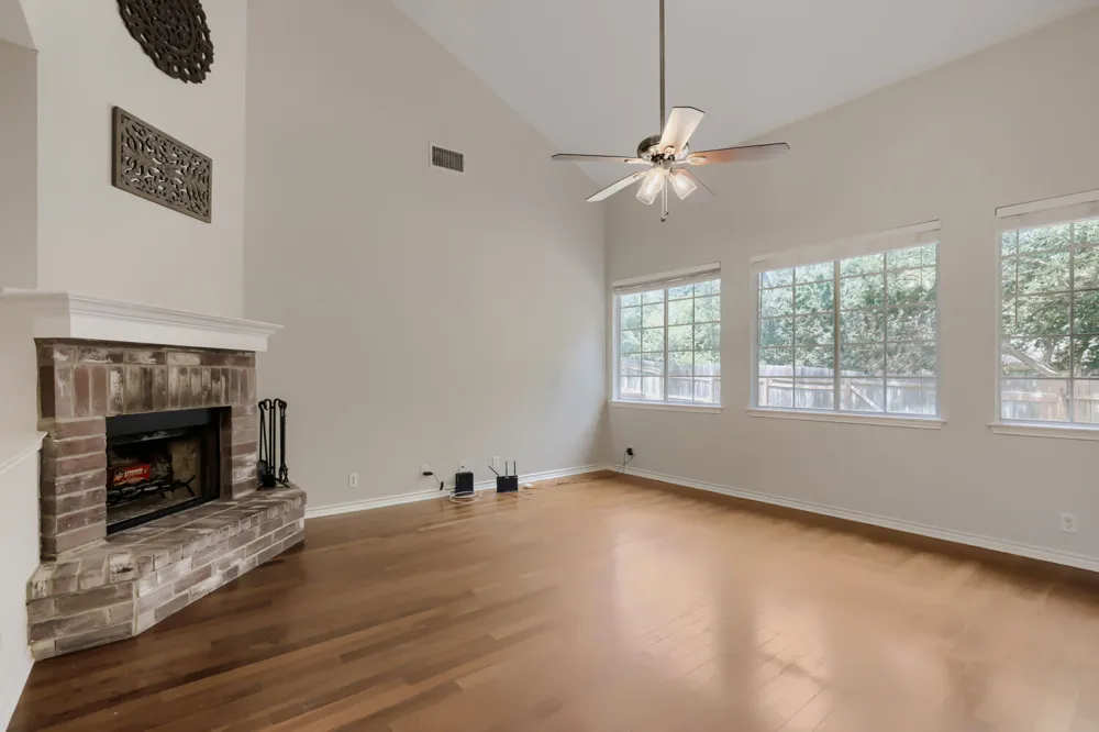 216 Sailors Run Lakeway, TX 78734