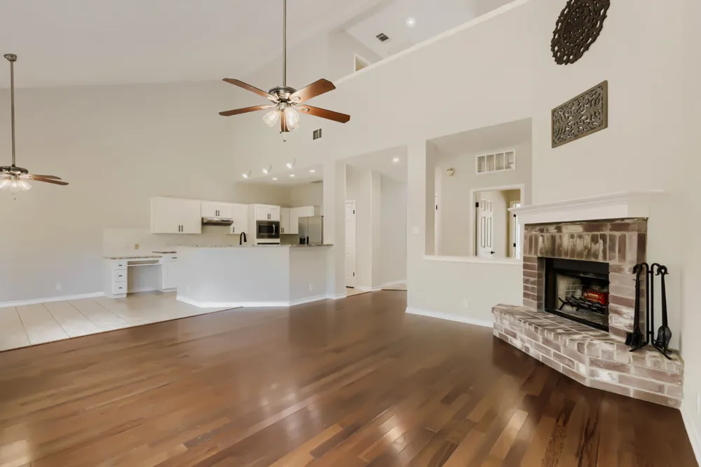 216 Sailors Run Lakeway, TX 78734