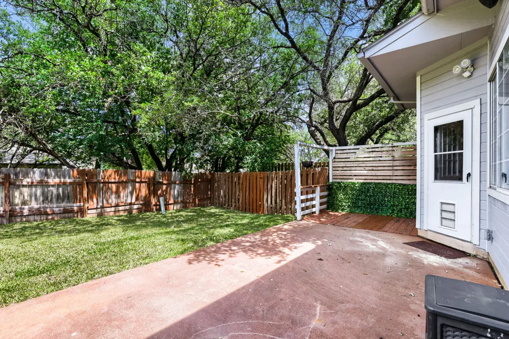 216 Sailors Run Lakeway, TX 78734