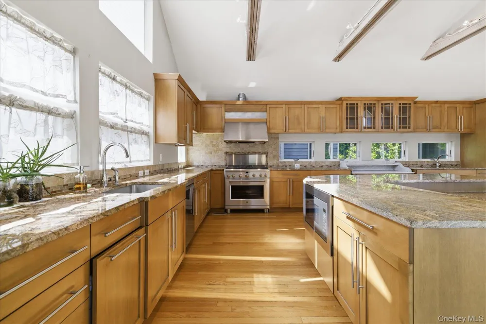 33 Bath Street Lido Beach, NY 11561