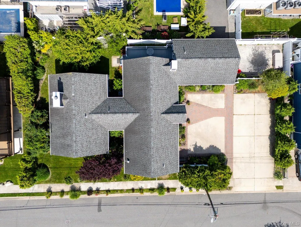 33 Bath Street Lido Beach, NY 11561