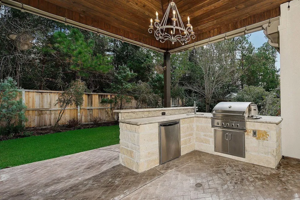 330 Mill Creek Road Pinehurst, TX 77362