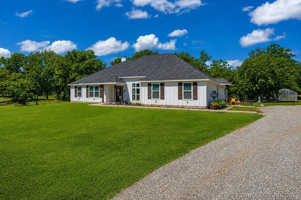 17957 Bridgeview Road Madill, OK 73446