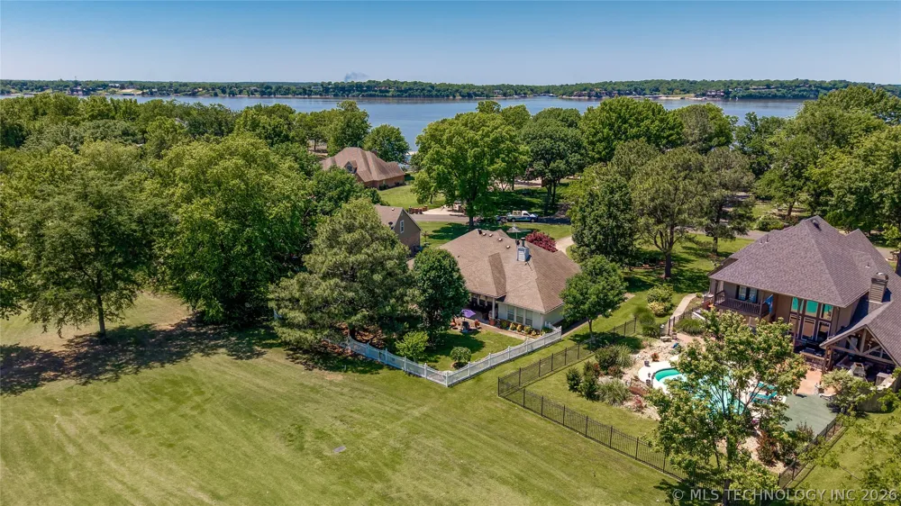 5080 Lake Breeze Road Grove, OK 74344
