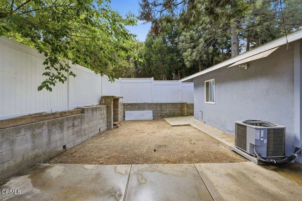 15113 Calle Los Elegantes Santa Clarita, CA 91390