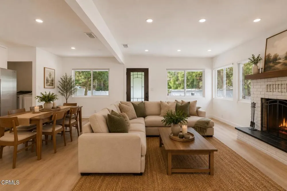15113 Calle Los Elegantes Santa Clarita, CA 91390