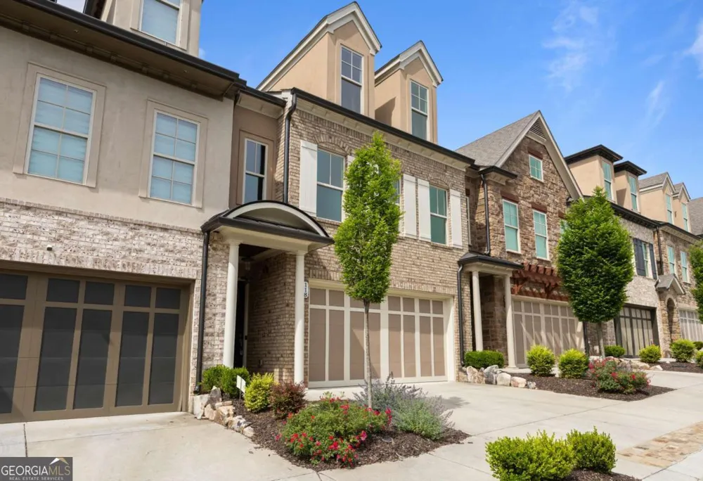 118 Via Roma Woodstock, GA 30188