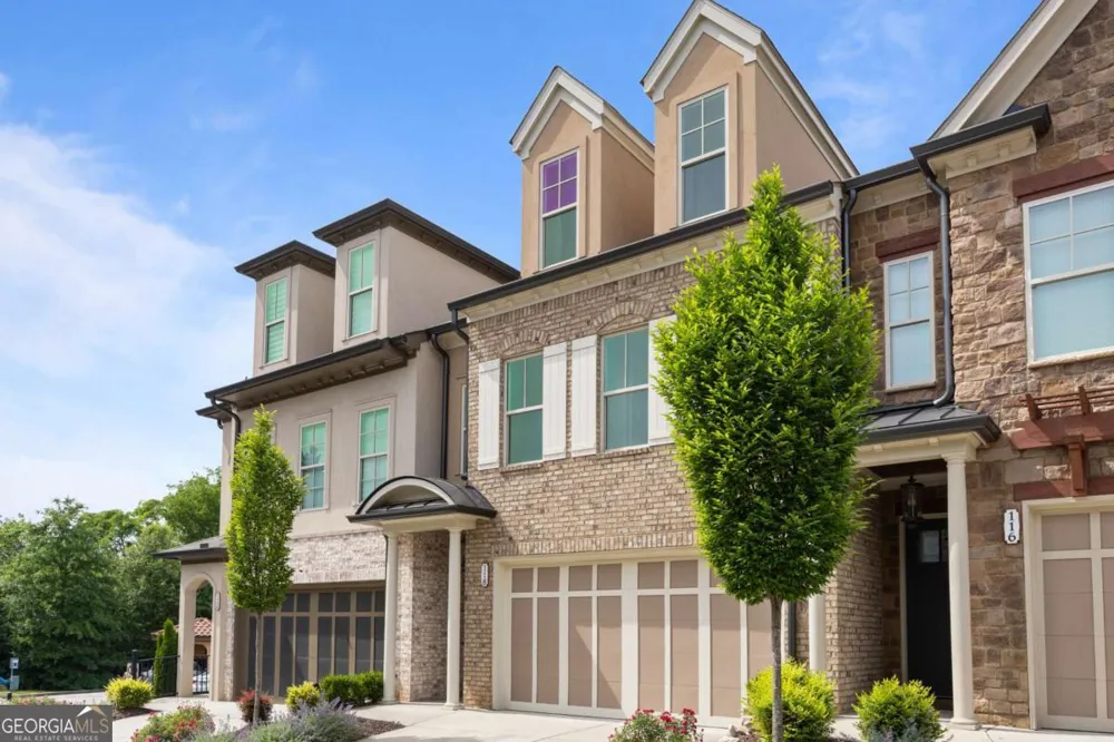 118 Via Roma Woodstock, GA 30188