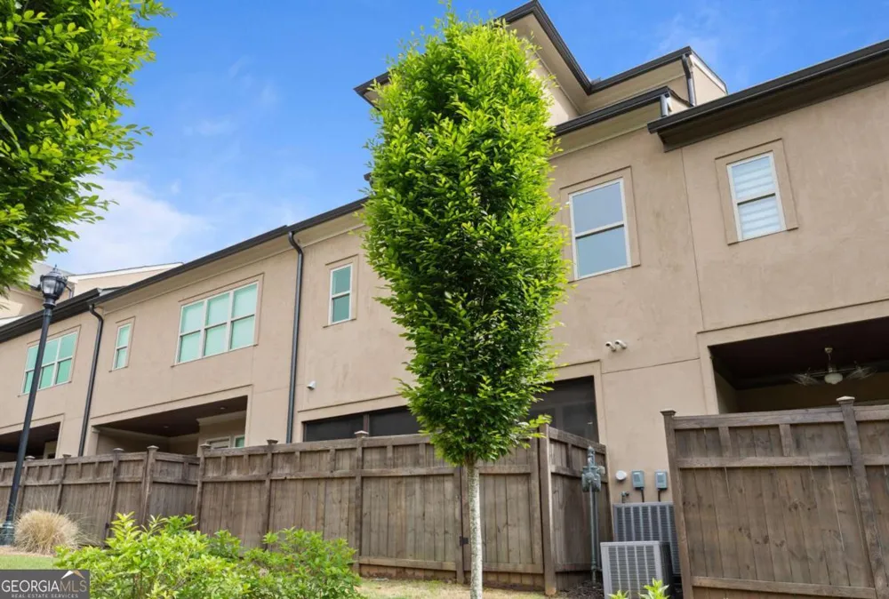 118 Via Roma Woodstock, GA 30188