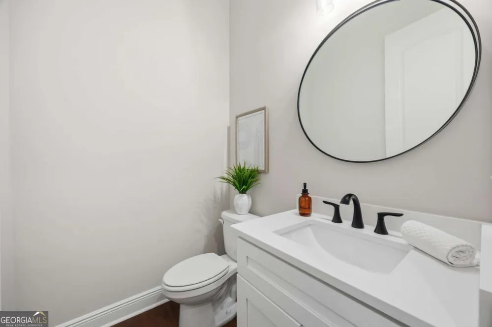 118 Via Roma Woodstock, GA 30188