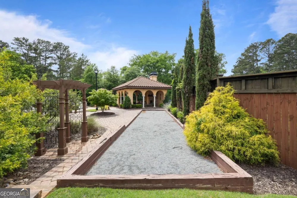 118 Via Roma Woodstock, GA 30188