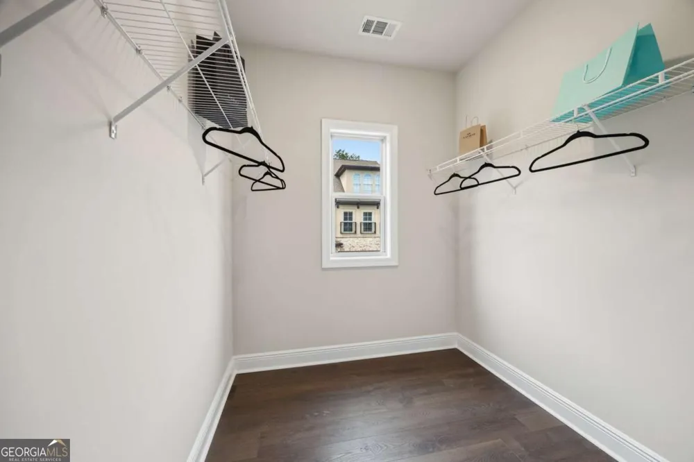 118 Via Roma Woodstock, GA 30188