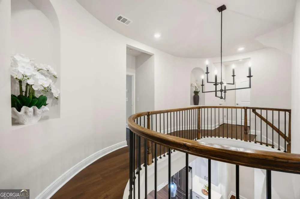 118 Via Roma Woodstock, GA 30188