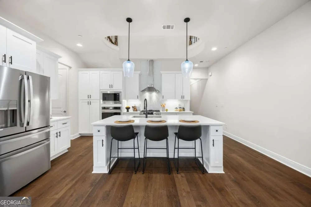 118 Via Roma Woodstock, GA 30188