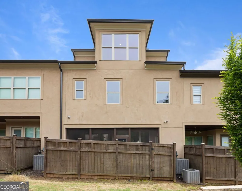 118 Via Roma Woodstock, GA 30188
