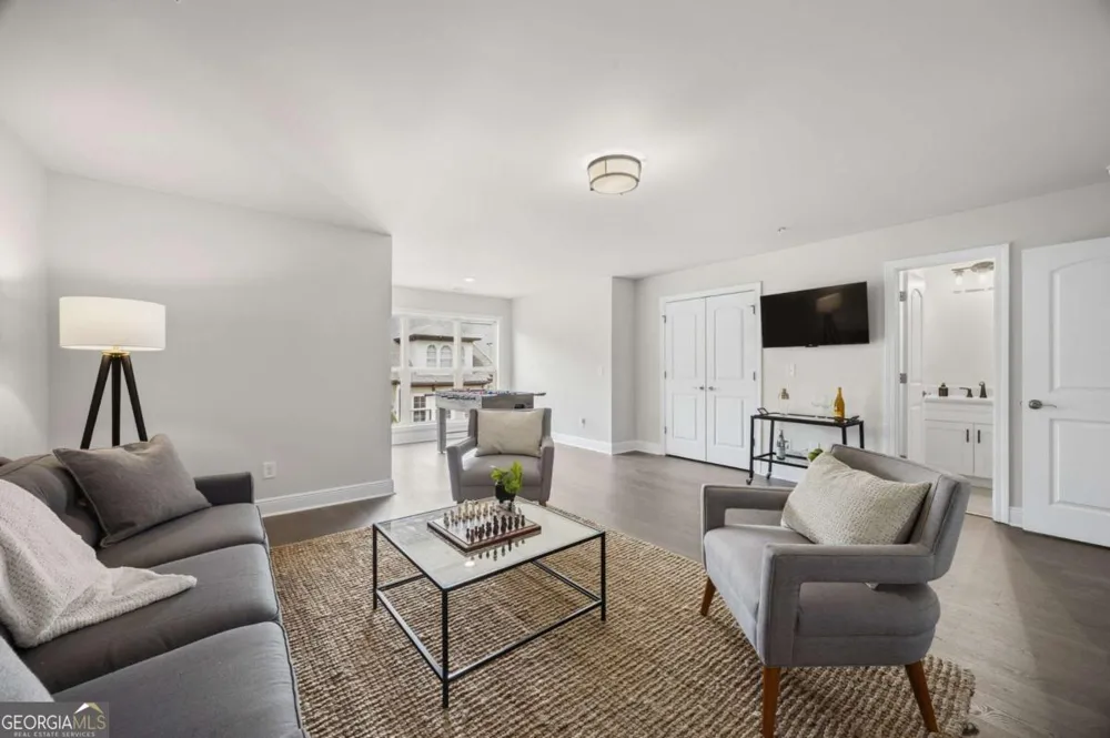118 Via Roma Woodstock, GA 30188