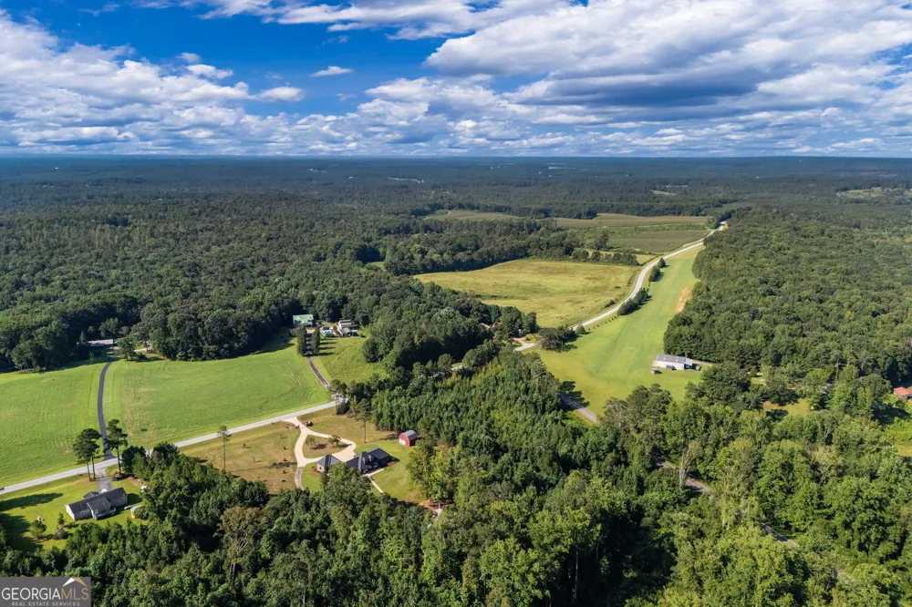 1360 Gum Creek Airport RD Roopville, GA 30170