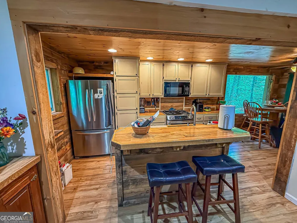 407 Hillside DR Clayton, GA 30525