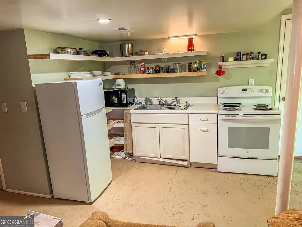 407 Hillside DR Clayton, GA 30525