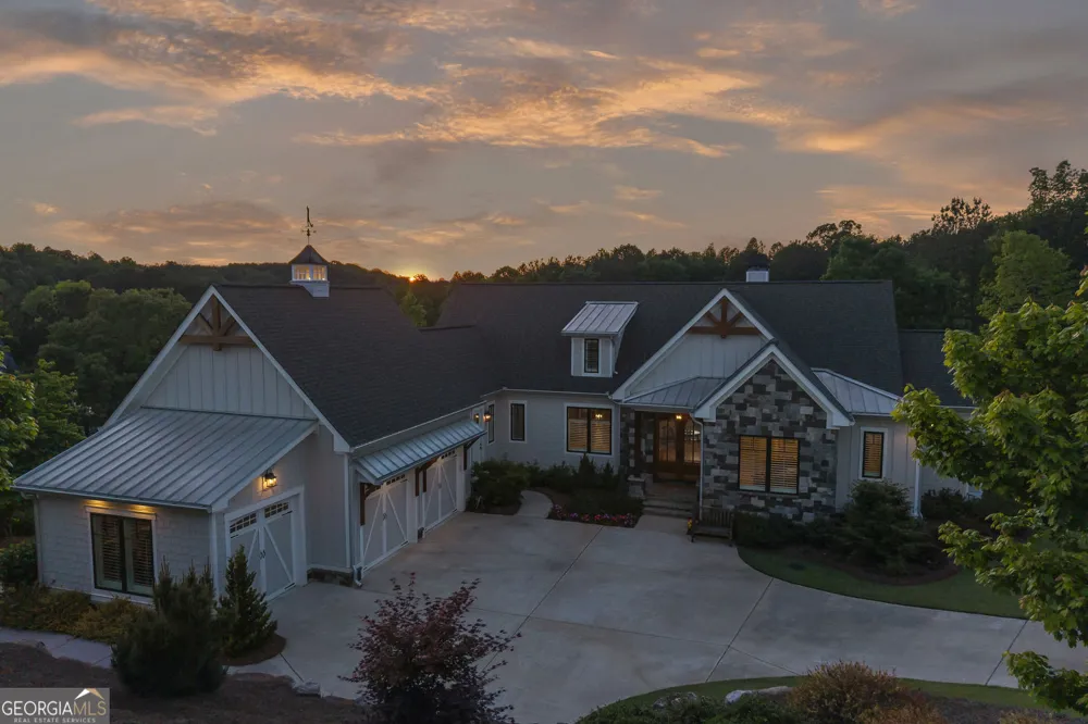 1634 Currahee Club DR Toccoa, GA 30577