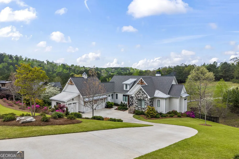 1634 Currahee Club DR Toccoa, GA 30577