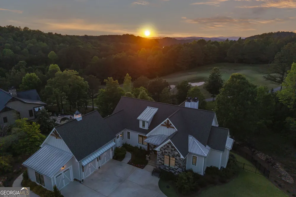 1634 Currahee Club DR Toccoa, GA 30577