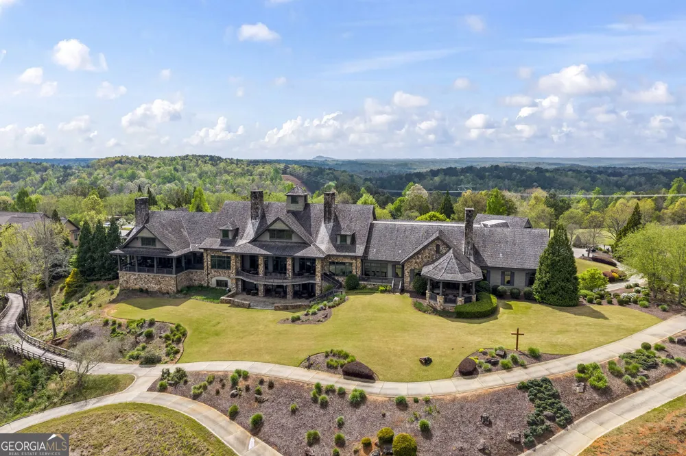 1634 Currahee Club DR Toccoa, GA 30577