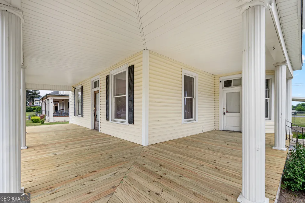 158 Hand AVE W Pelham, GA 31779