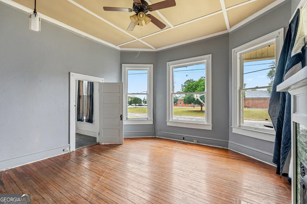 158 Hand AVE W Pelham, GA 31779