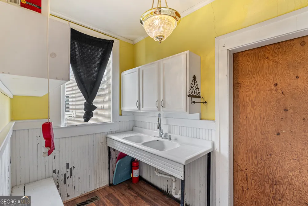 158 Hand AVE W Pelham, GA 31779