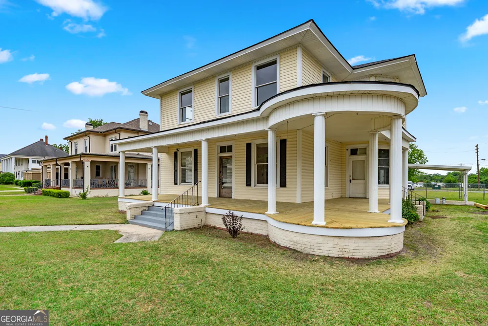 158 Hand AVE W Pelham, GA 31779