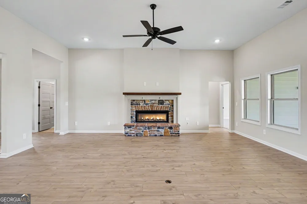 355 Merrybrook RD Williamson, GA 30292