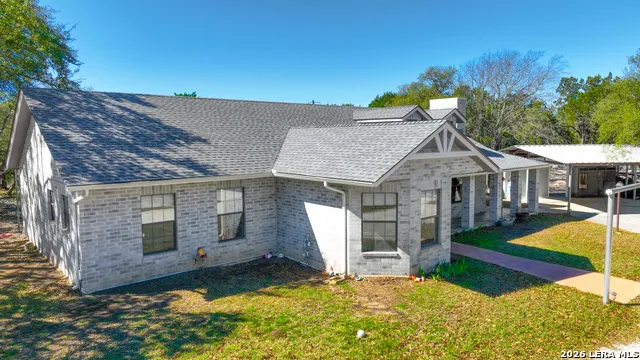 713 Lake Forest Rd. Pipe Creek, TX 78063