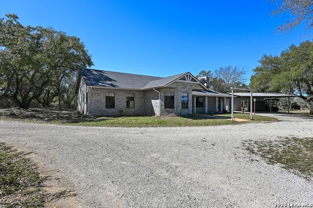 713 Lake Forest Rd. Pipe Creek, TX 78063