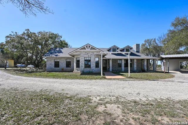 713 Lake Forest Rd. Pipe Creek, TX 78063
