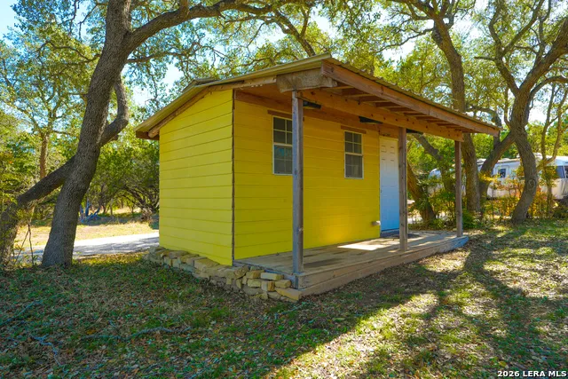 713 Lake Forest Rd. Pipe Creek, TX 78063