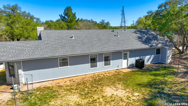 713 Lake Forest Rd. Pipe Creek, TX 78063