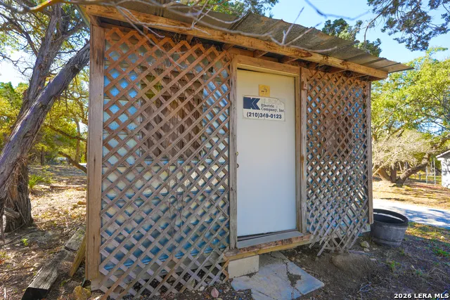 713 Lake Forest Rd. Pipe Creek, TX 78063