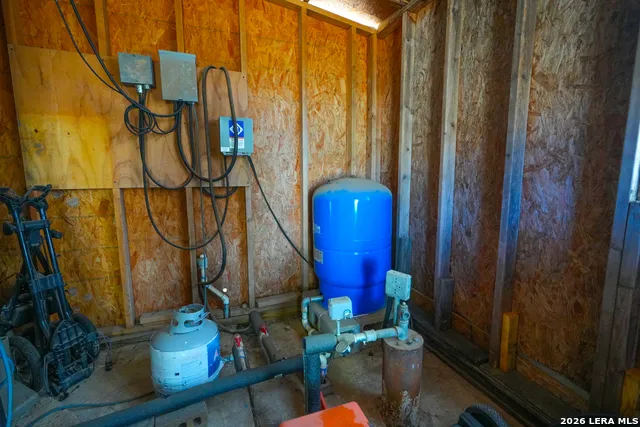 713 Lake Forest Rd. Pipe Creek, TX 78063