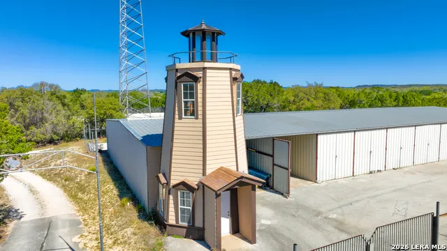713 Lake Forest Rd. Pipe Creek, TX 78063